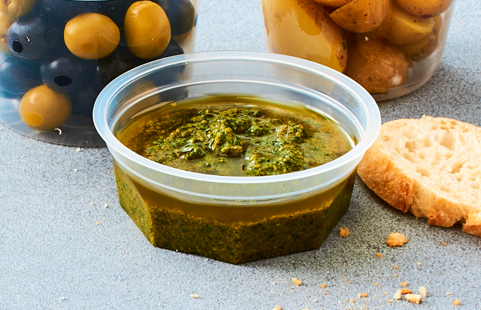 Becher mit Siegelrand und Siegelfolie